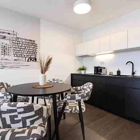 Apartmán Zilinska With Balcony & Views